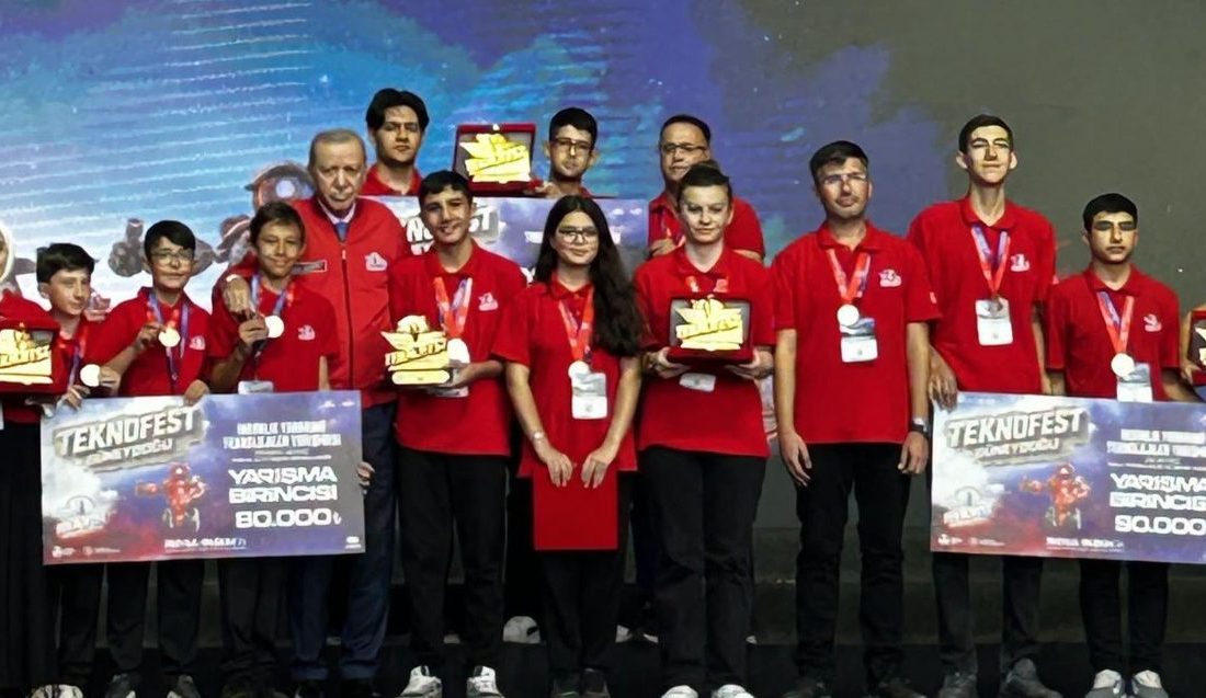 Afyonkarahisar Gazi Mesleki ve Teknik Anadolu Lisesi’nin SAYAR-TECH takımı, TEKNOFEST