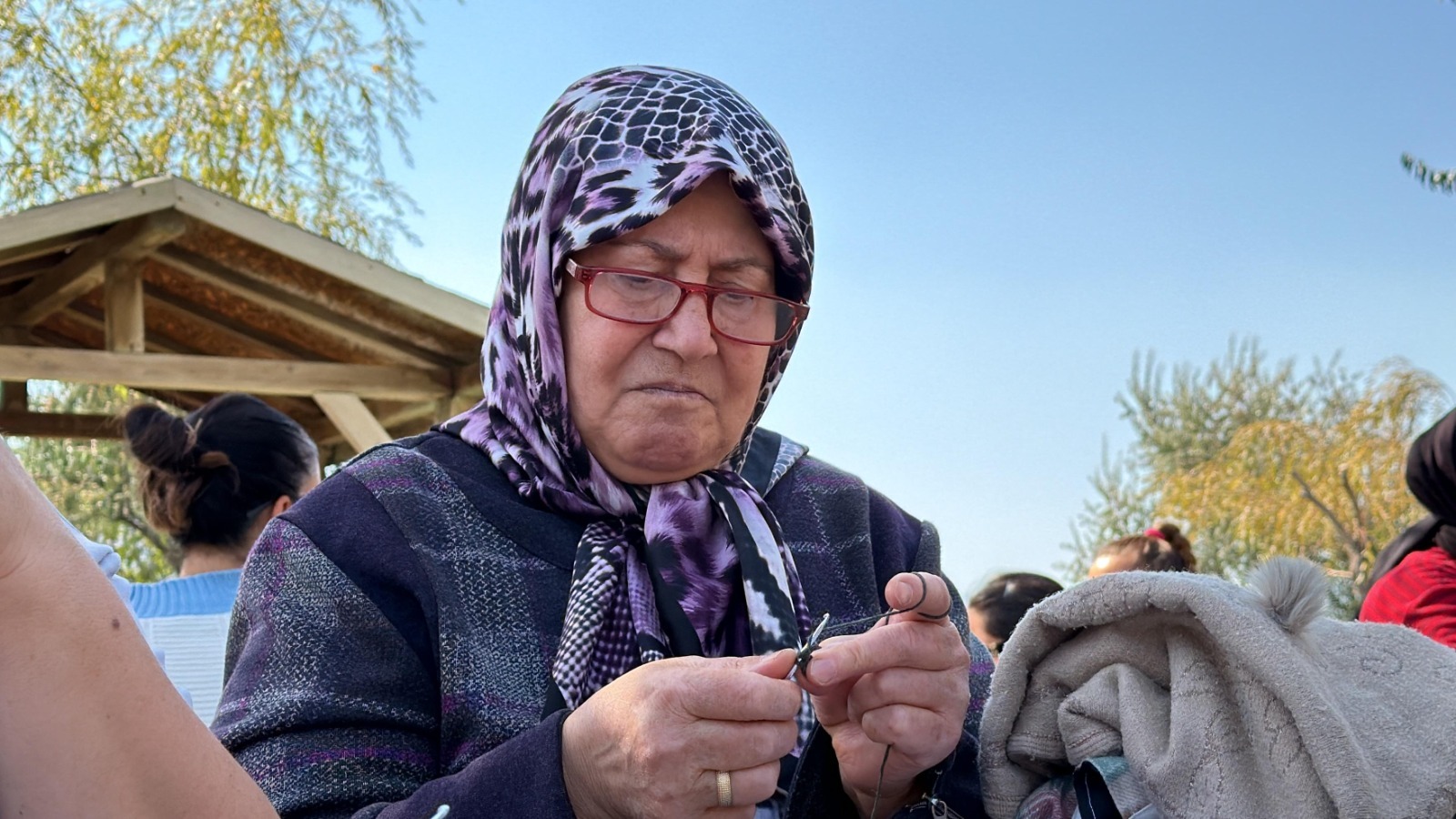 Kadınlar tanışmak ve dayanışmak için ilmek attı