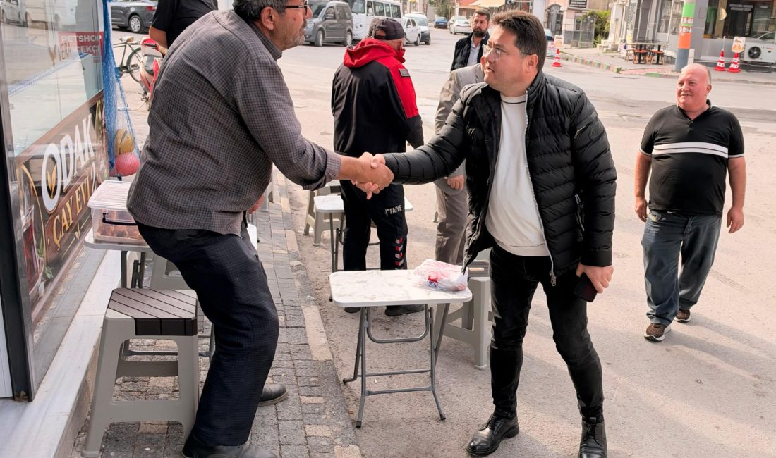 Bolvadin Belediye Başkanı Derviş Aynacı, hemşehrileriyle bir araya gelerek vatandaşların