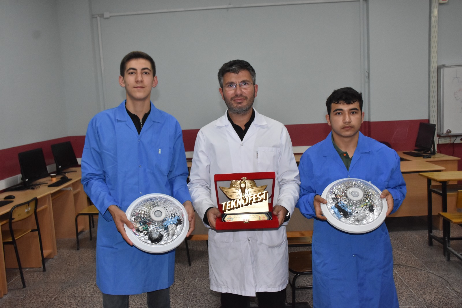 Enkaz altından mesaj ileten projeye TEKNOFEST'ten birincilik 3 Enkaz altından mesaj ileten projeye TEKNOFEST'ten birincilik