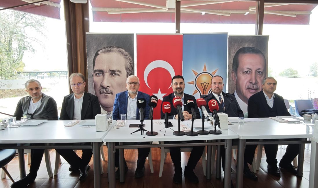 AK Parti Afyonkarahisar İl Başkanlığı tarafından düzenlenen kahvaltı programında, basın