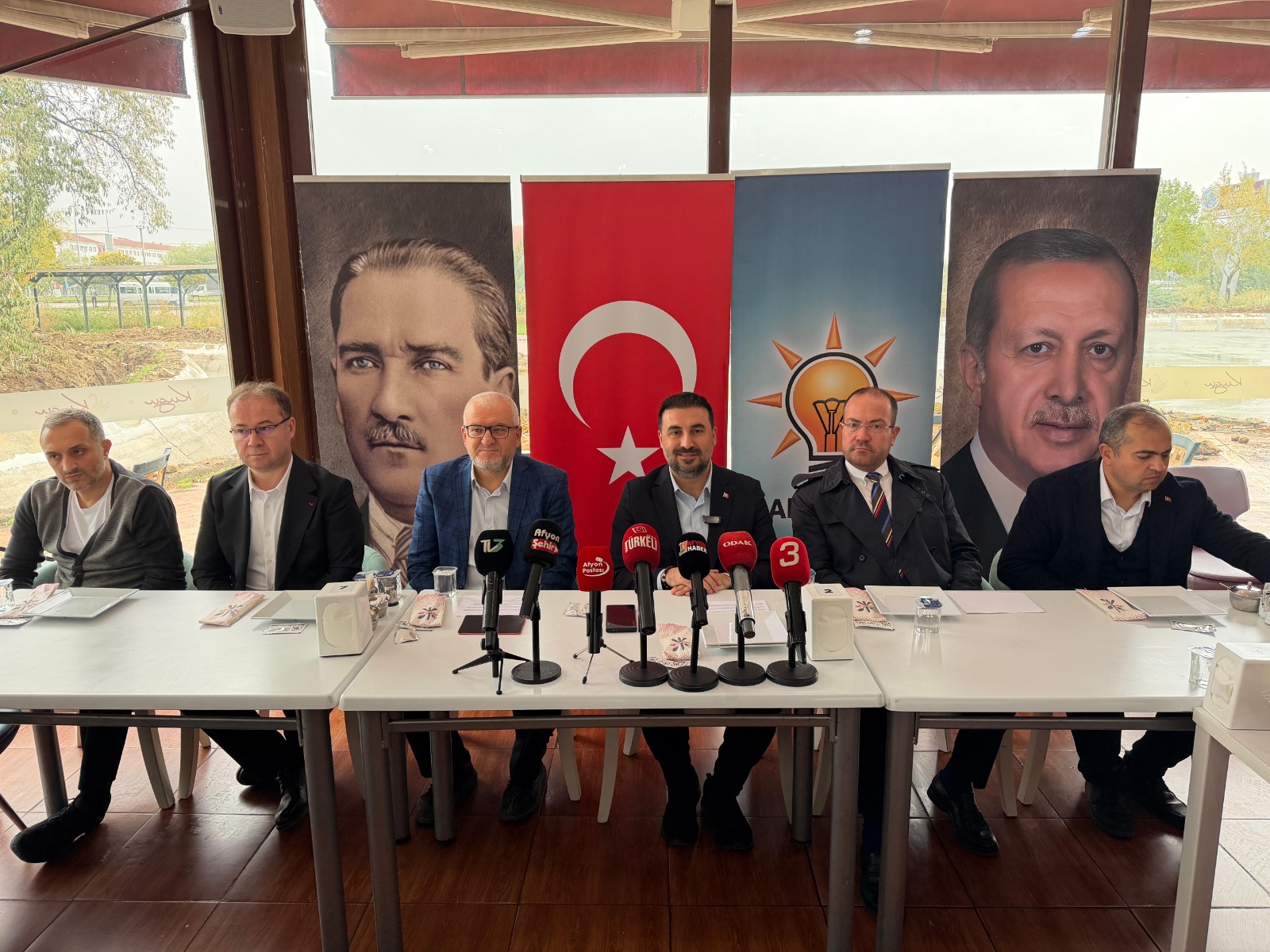 AK Parti’den basın buluşması 7 AK Parti’den basın buluşması