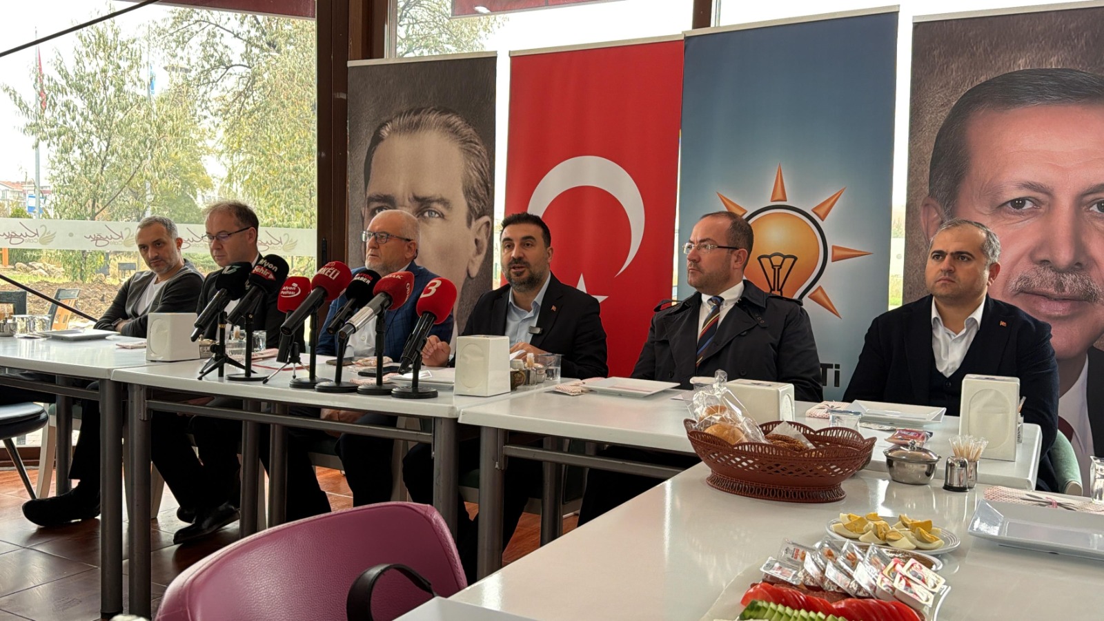 AK Parti’den basın buluşması