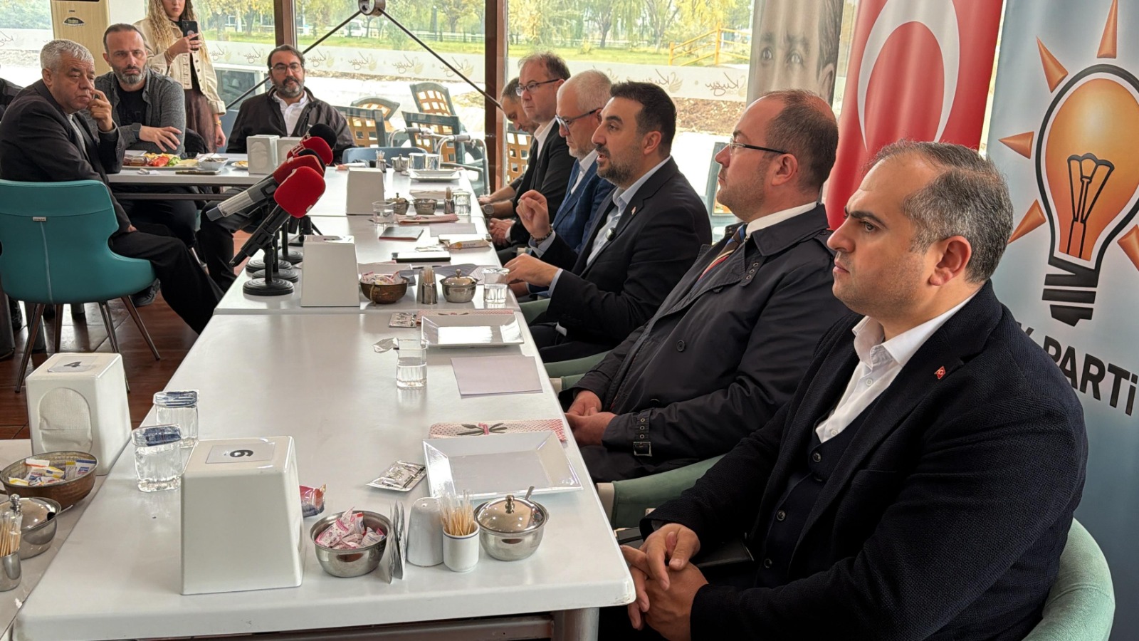 AK Parti’den basın buluşması 3 AK Parti’den basın buluşması