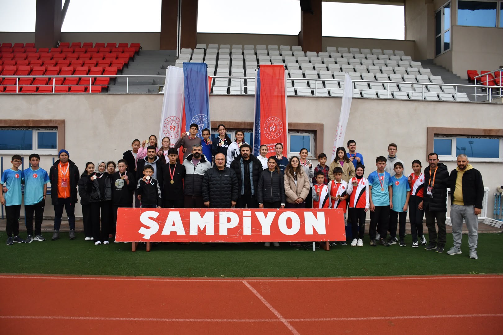 Afyonkarahisar’da düzenlenen Yükselen Yıldızlar İl-İlçe Karması Bölgesel Kros İl Seçmesi