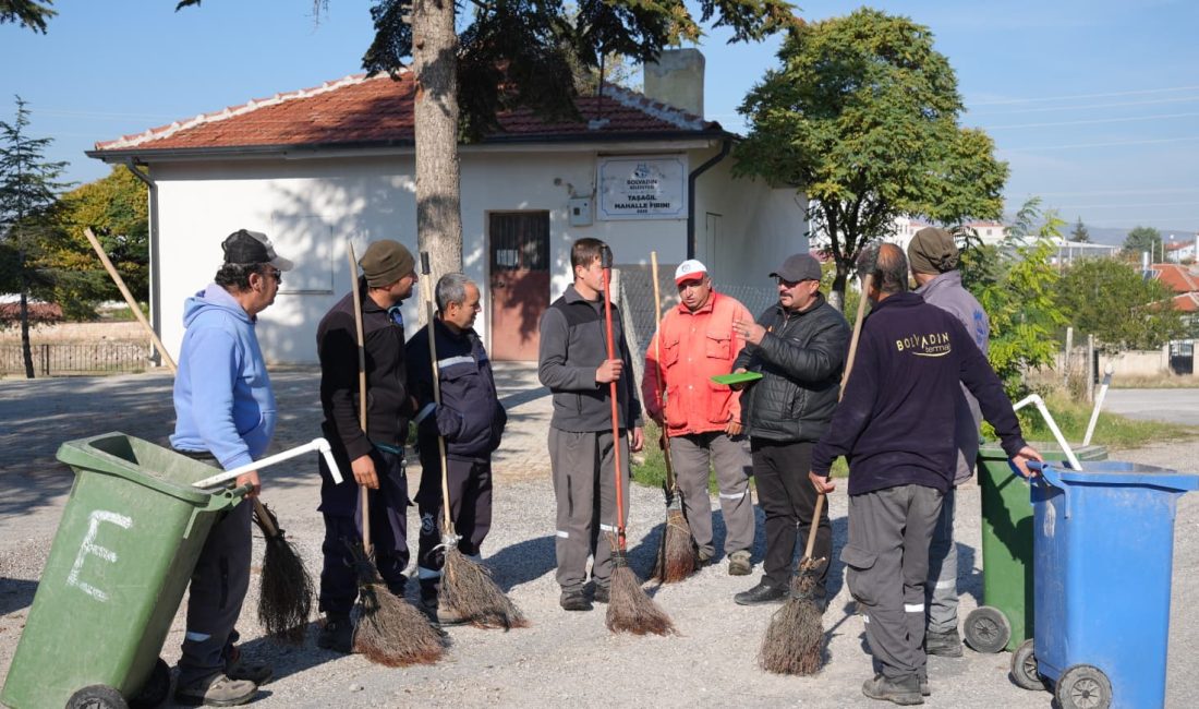 Bolvadin Belediyesi, ilçe genelinde sürdürdüğü rutin temizlik çalışmalarının yanı sıra