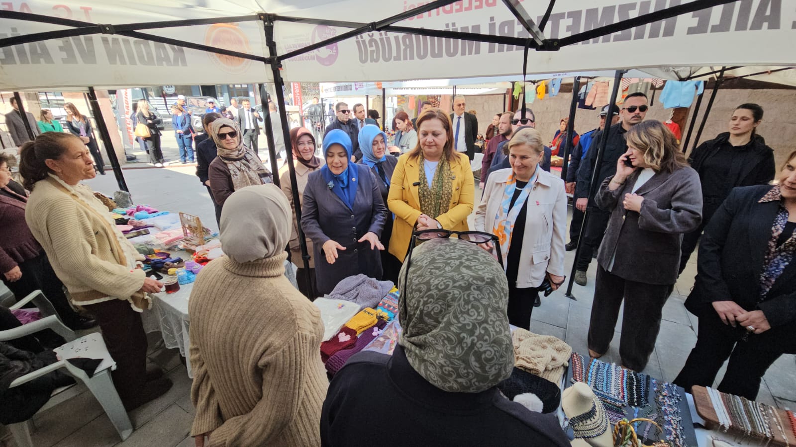 Köle Hanı’nda kadın emeğine ziyaret 3 Köle Hanı’nda kadın emeğine ziyaret