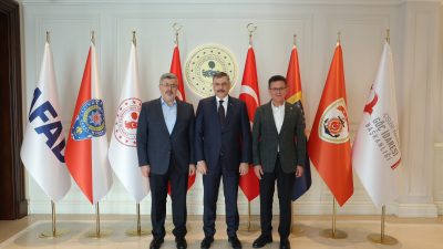 AK Parti Afyonkarahisar Milletvekili Ali Özkaya, İçişleri Bakanı Mustafa Çiftçi