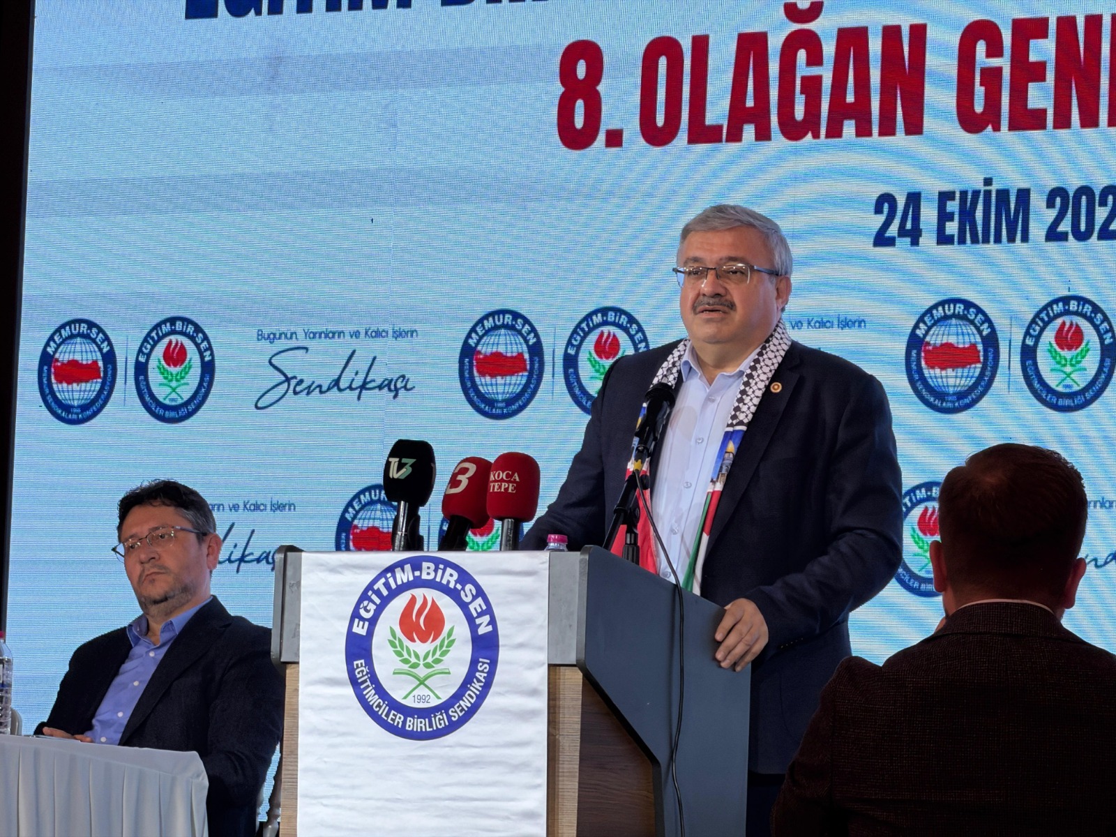 Eğitim-Bir-Sen’de Mustafa Arslan güven tazeledi 9 Eğitim-Bir-Sen’de Mustafa Arslan güven tazeledi