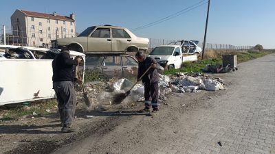 Bolvadin Belediyesi, ilçe genelinde sürdürdüğü rutin temizlik çalışmalarına Sanayi Sitesi