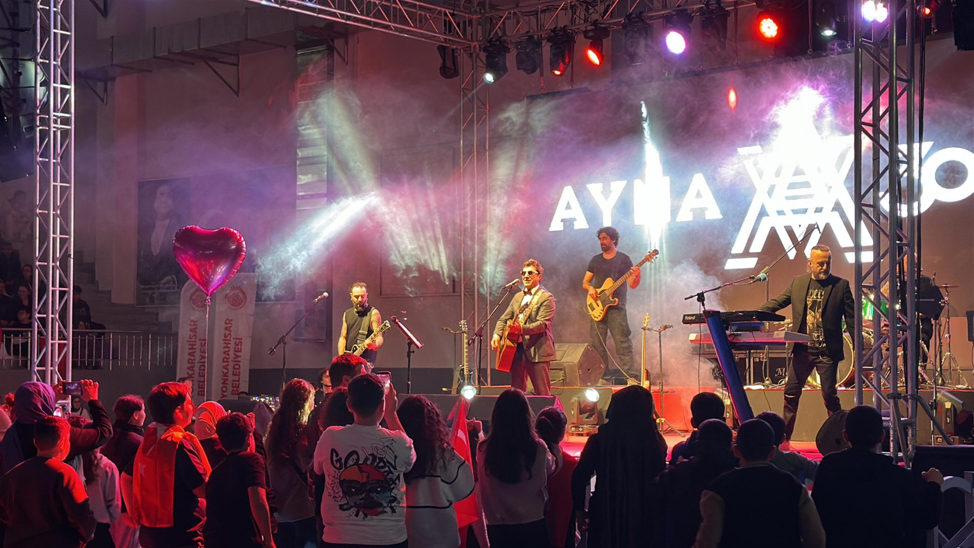 Afyonkarahisar'da Ayna rüzgarı esti