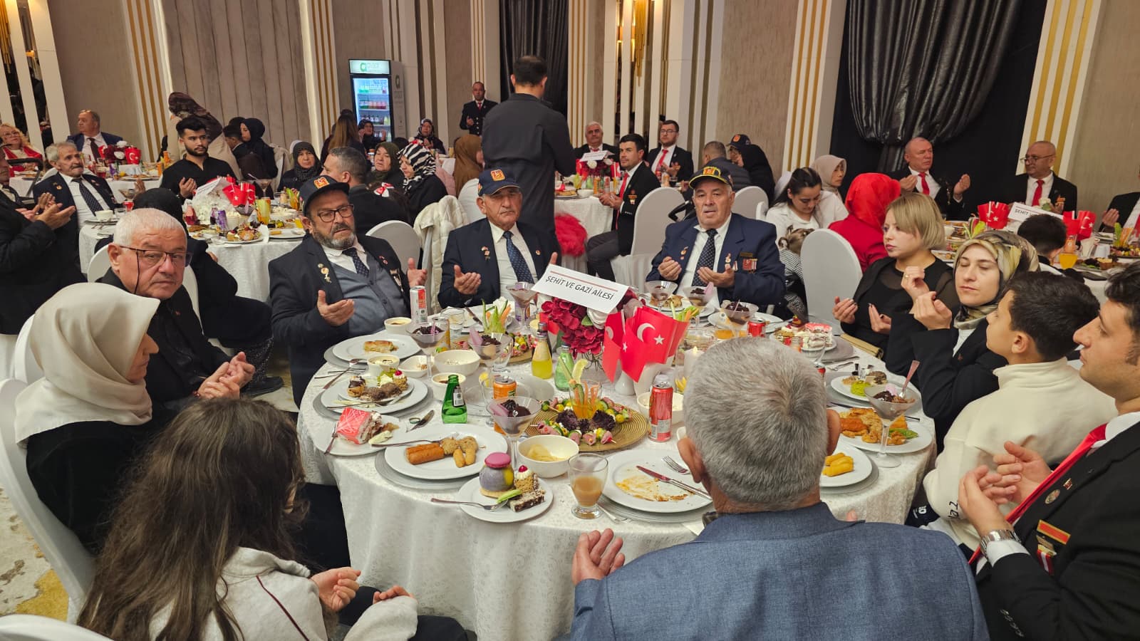 Afyonkarahisar’da Cumhuriyet’in 103. yılı coşkuyla kutlandı 7 Afyonkarahisar’da Cumhuriyet’in 103. yılı coşkuyla kutlandı