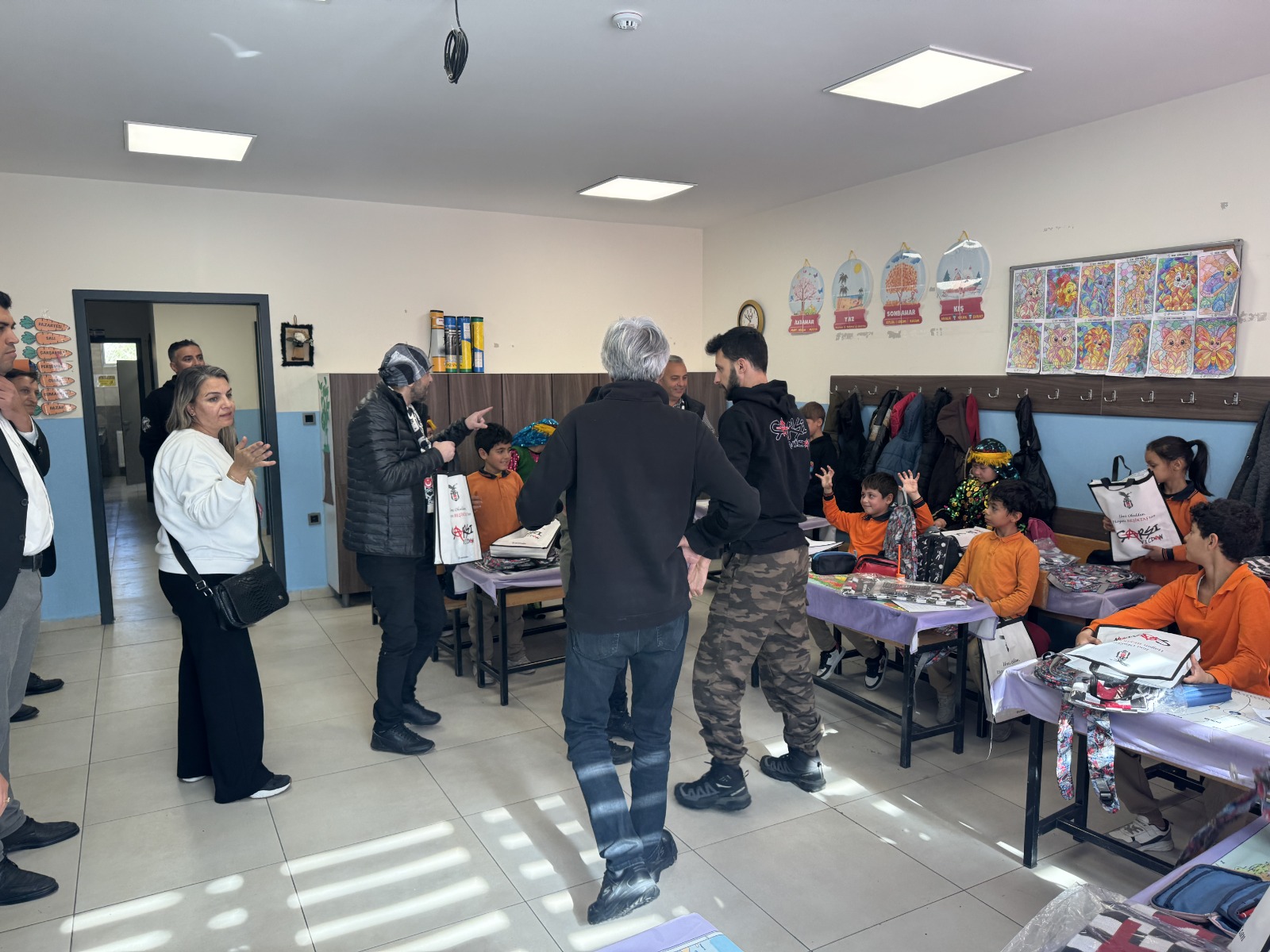 Çarşı Vicdan’dan Tatarlı’daki öğrencilere sürpriz