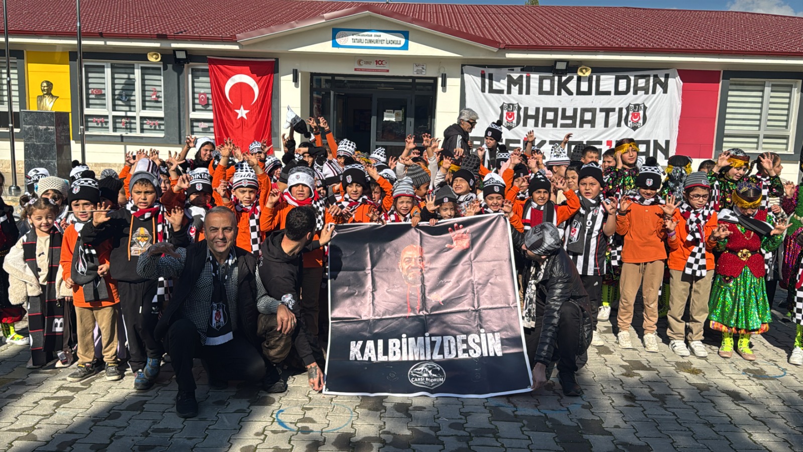 Beşiktaş taraftar grubu Çarşı Vicdan üyeleri, Afyonkarahisar'ın Dinar ilçesine bağlı