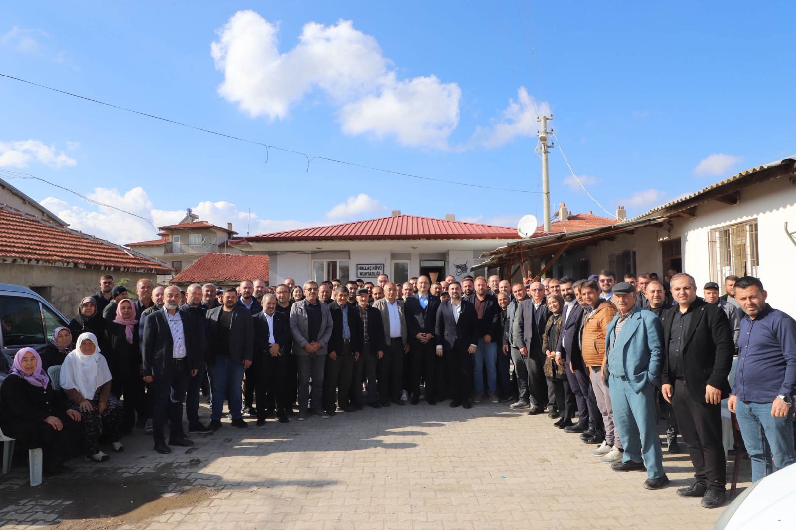 AK Parti Afyonkarahisar İl Başkanı Dr. Özgür Kavak, doğup büyüdüğü