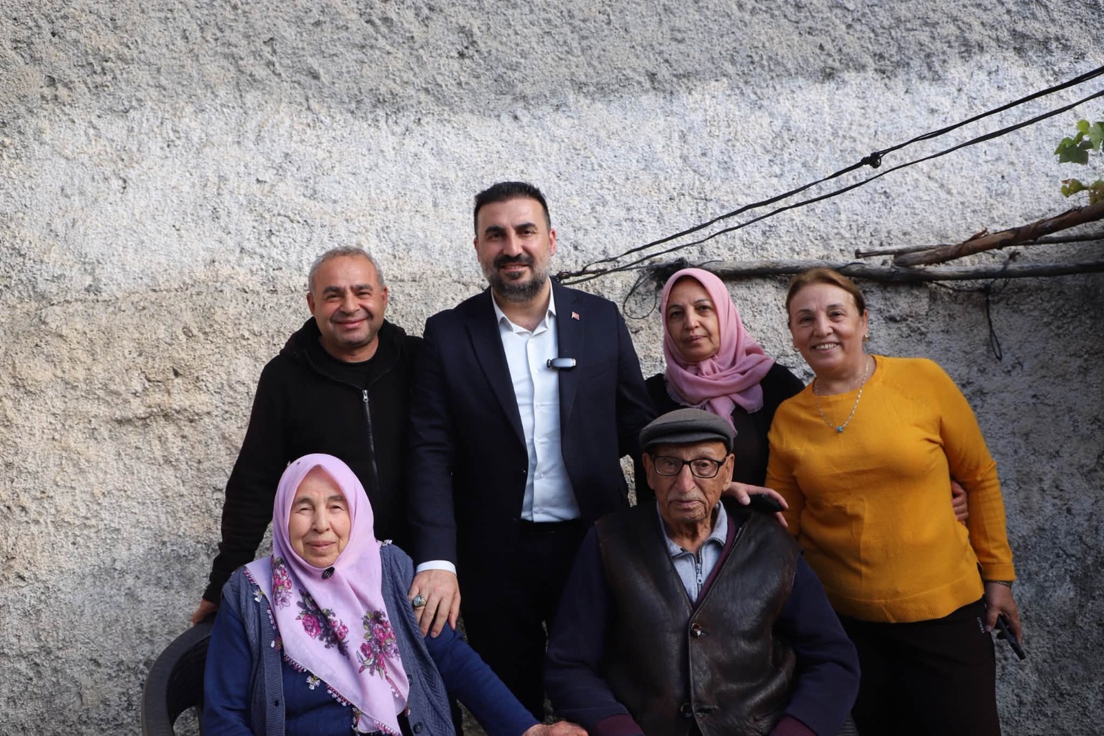 Özgür Kavak, baba ocağında hemşehrileriyle kucaklaştı