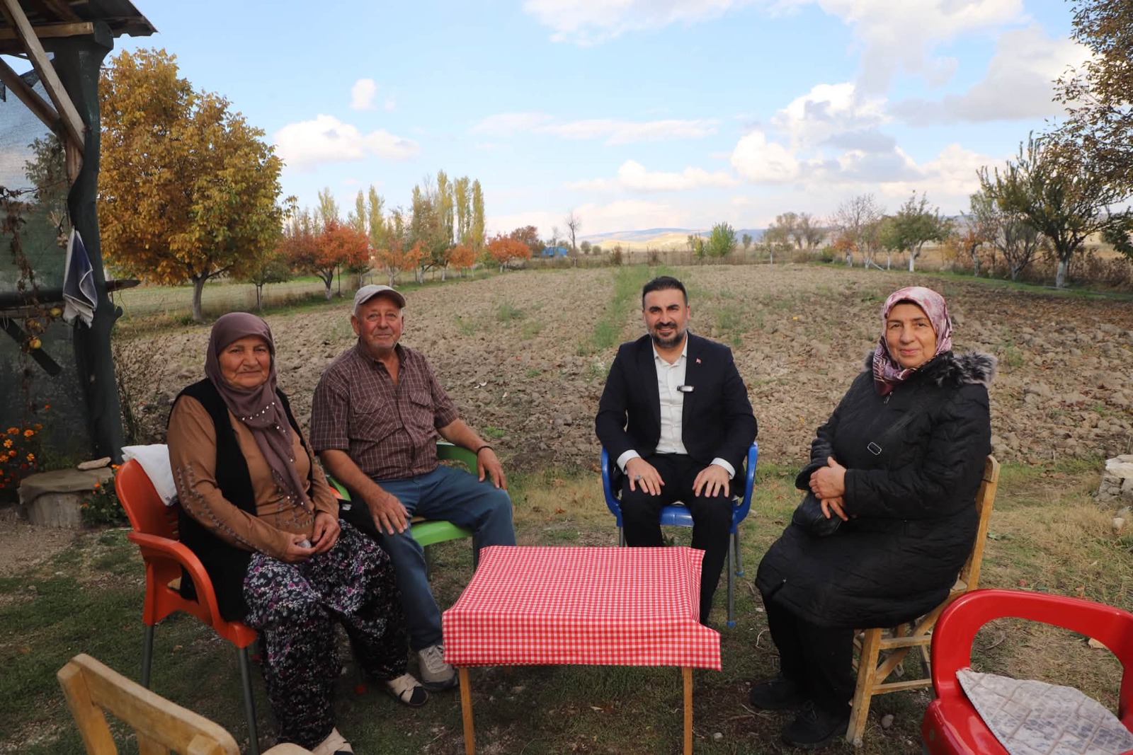 Özgür Kavak, baba ocağında hemşehrileriyle kucaklaştı