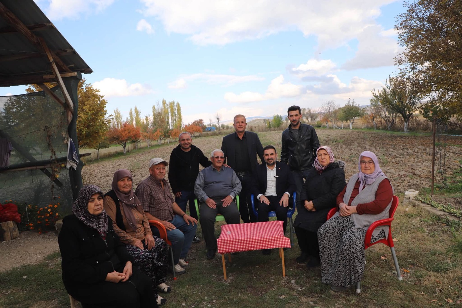 Özgür Kavak, baba ocağında hemşehrileriyle kucaklaştı