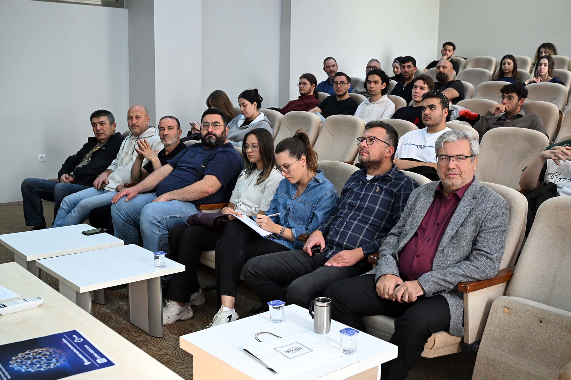 “Yapay zekânın geleceği yeni nesil malzemelere bağlı” 3 “Yapay zekânın geleceği yeni nesil malzemelere bağlı”