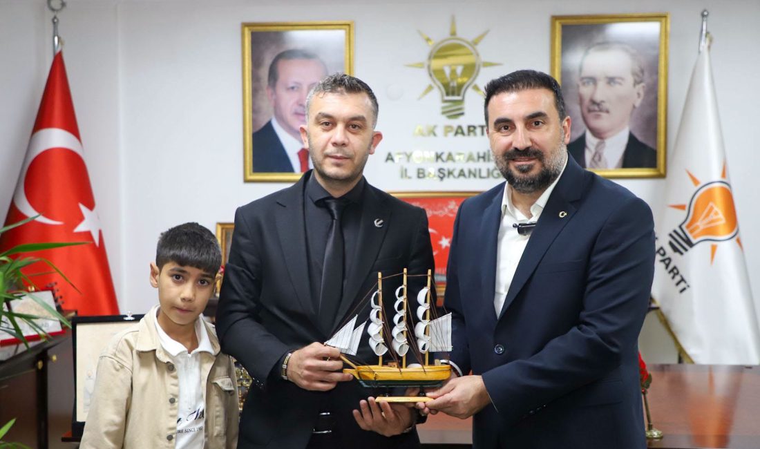 Yeniden Refah Partisi Afyonkarahisar İl Başkanı Fehmi Güray Çakır ve