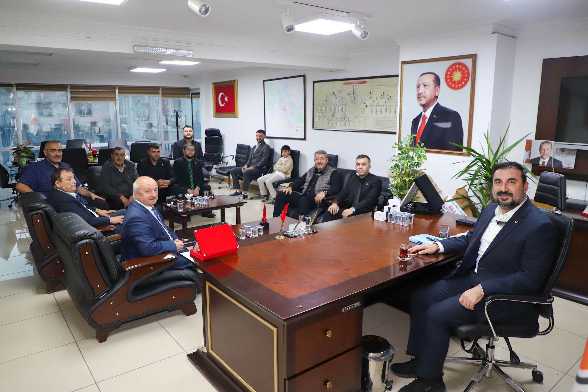 Yeniden Refah Partisi’nden Özgür Kavak’a hayırlı olsun ziyareti 1 Yeniden Refah Partisi’nden Özgür Kavak’a hayırlı olsun ziyareti