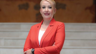 Denizli’de Merkezefendi Belediyesi’ne yönelik yürütülen soruşturma kapsamında adliyeye sevk edilen