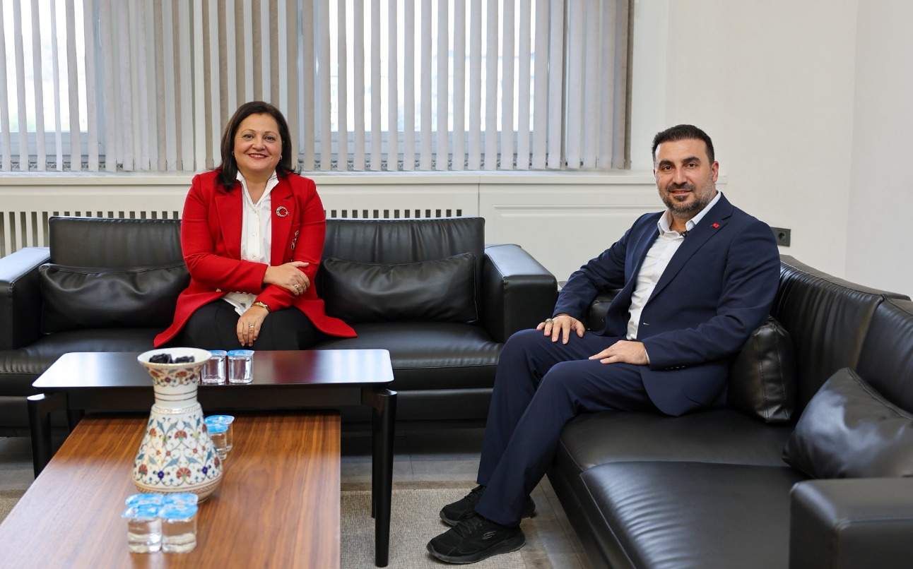 Afyonkarahisar Belediye Başkanı Burcu Köksal, AK Parti Afyonkarahisar İl Başkanı