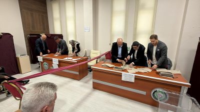 Afyonkarahisar Ticaret Borsası’nda başkanlık seçimi için gerçekleştirilen oy verme işlemi