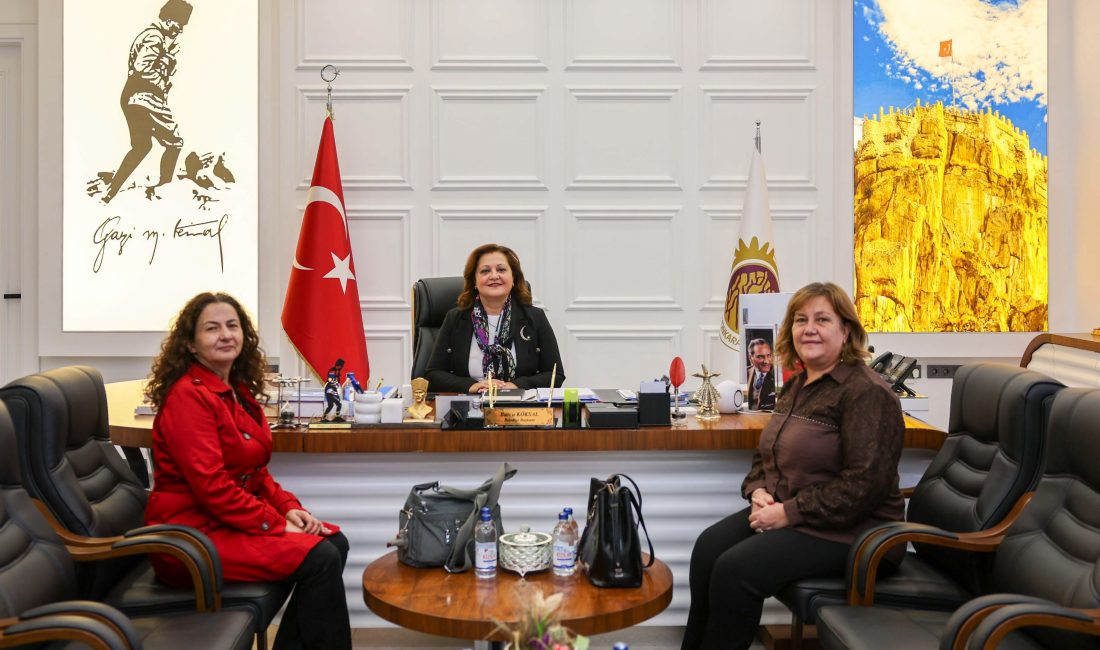 Afyonkarahisar Belediye Başkanı Burcu Köksal, kentte sanat alanında faaliyet gösteren