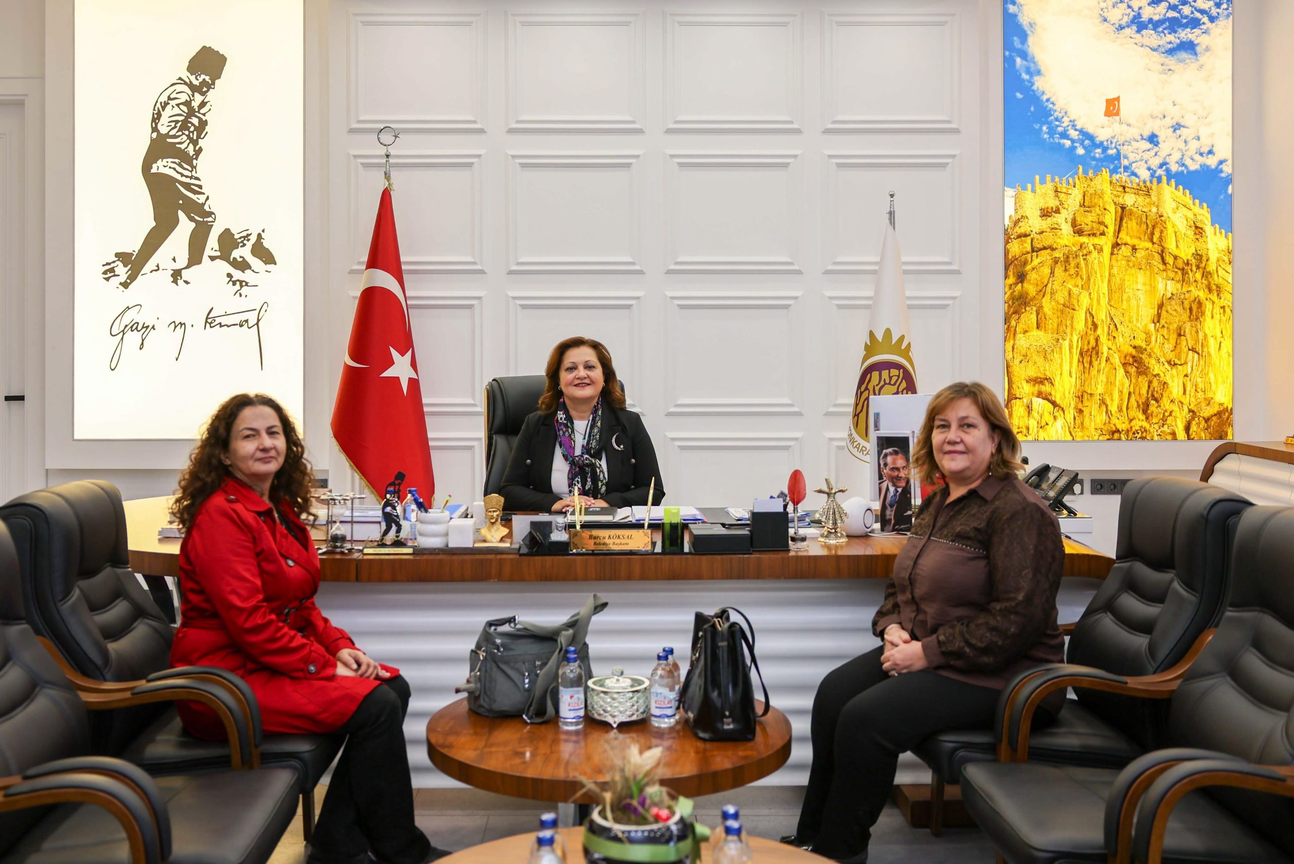 Afyonkarahisar Belediye Başkanı Burcu Köksal, kentte sanat alanında faaliyet gösteren