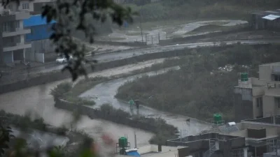 Nepal'in kuzeyindeki Budhi Gandaki Nehri'nin taşması sonucu meydana gelen selin