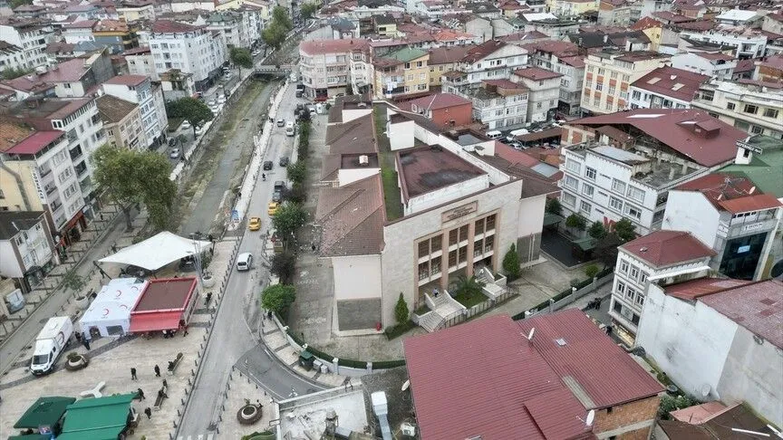 Ordu'da, Türkiye Cumhuriyeti'nin ilan edildiği 1923'te eğitim hayatına başlayan Güzelordu