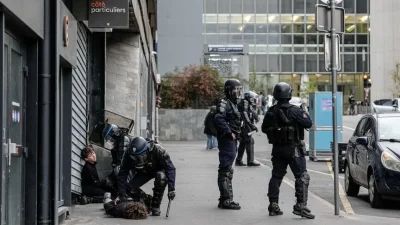 Fransa'da liselilerin eğitim koşullarının iyileştirilmesi talebiyle düzenlediği eylemler yaklaşık 3