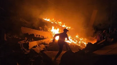 İsrail ordusunun ateşkese rağmen Gazze'de bir daireyi bombalaması sonucu biri