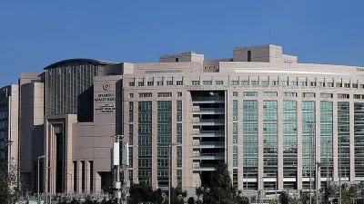 Açıklamada, soruşturmalar kapsamında, bazı platformlarda gerçeği yansıtmayan birtakım iddiaların paylaşıldığını