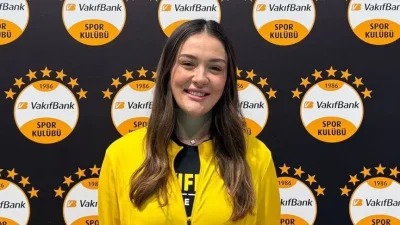 VakıfBank Voleybol Takımı'nın kaptanı Zehra Güneş, sarı-siyahlı takımla 2026-2027 sezonunu