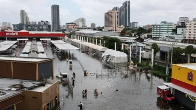 Tayland'da ülke genelinde şiddetli yağışlar sonucu meydana gelen sellerde son