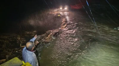 Bursa'nın İnegöl ilçesinde aşırı yağışın yol açtığı dere taşması nedeniyle