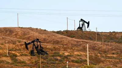 Brent petrolü %2,4, WTI ise %2,45 değer kazandı.
