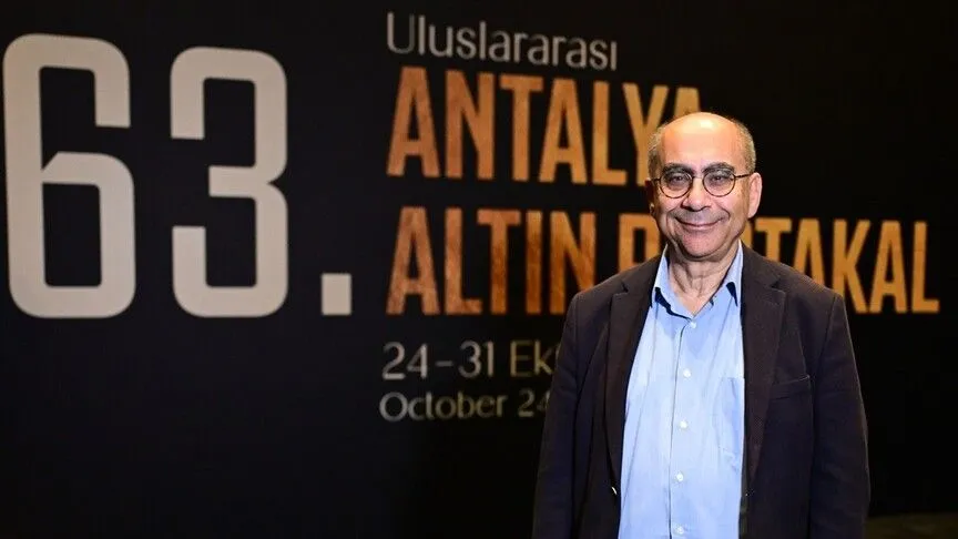Yönetmenliğini yaptığı "Tabutta Rövaşata" ile 1996'da Antalya Altın Portakal Film