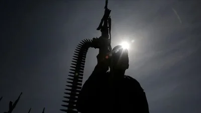 Yemen ordusu, ülkenin batısındaki Taiz vilayetinin 10 bölgesinde İran destekli