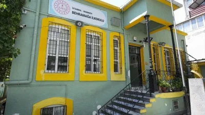 Bakırköy'de Türk çocuklarının eğitim görebileceği bir okul bulunmaması üzerine Hafız