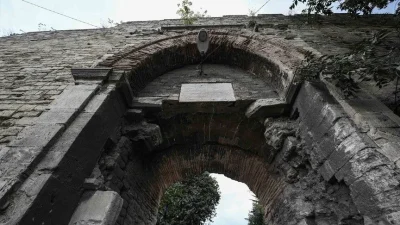 İstanbul kara surlarının Marmara Denizi'ne yaklaştığı güney bölümünde bulunan Yedikule