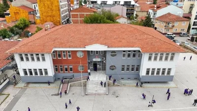 Uşak'ta 1924 yılından bu yana eğitim veren Gazi Mustafa Kemal