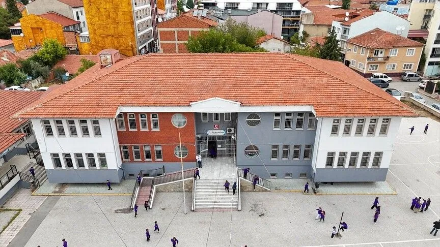Uşak'ta 1924 yılından bu yana eğitim veren Gazi Mustafa Kemal