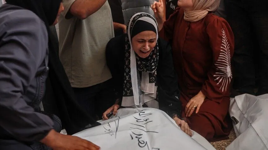 İsrail ordusunun ateşkes anlaşmasına rağmen Gazze kentinin kuzeydoğusundaki Tuffah Mahallesi’nde