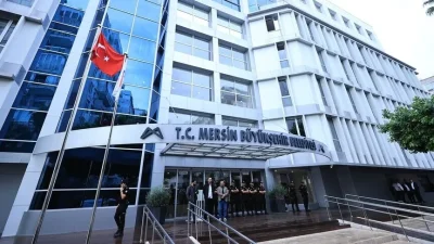 Mersin'deki yolsuzluk soruşturması kapsamında gözaltına alınan Mersin Büyükşehir Belediye Başkanı