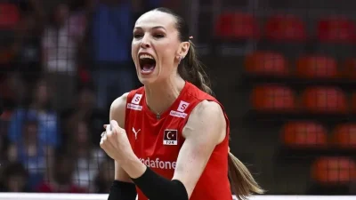 A Milli Kadın Voleybol Takımı Kaptanı Eda Erdem, milli formanın