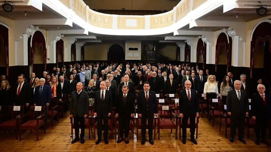 Galatasaray Kulübünün ekim ayı olağan divan kurulu toplantısı yarın gerçekleştirilecek.