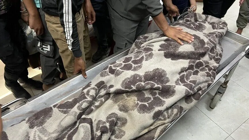 İsrail ordusunun daha önce Gazze'de yaraladığı, biri sivil savunma görevlisi
